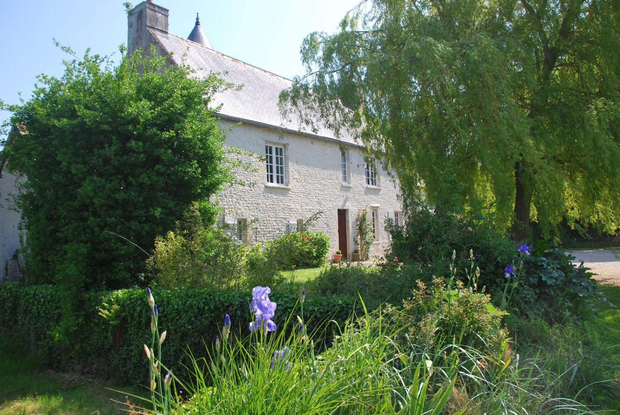 Le Manoir De Juganville Saint-Martin-de-Varreville Exterior foto